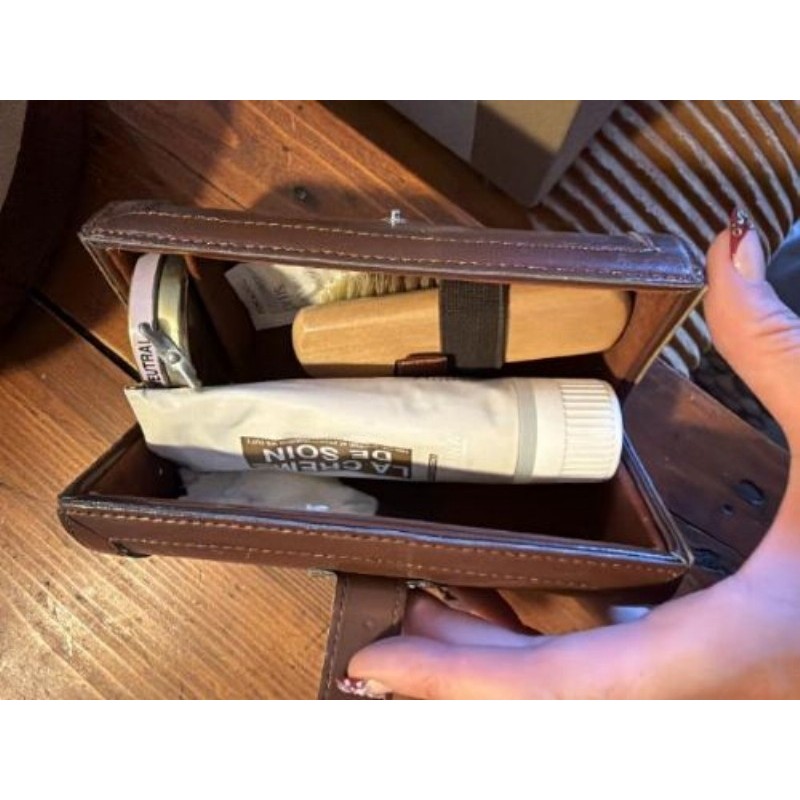 Nécessaire à cirer les chaussures 