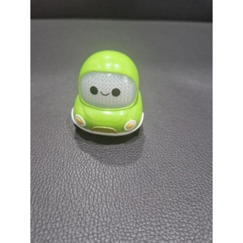 Mini voiture verte