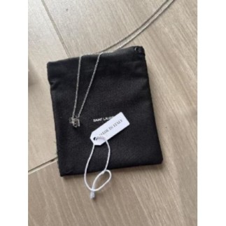 Collier YSL (prix boutique:...