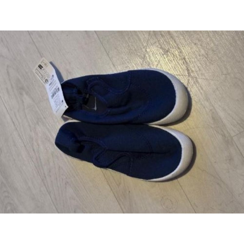 Chaussons école enfant pointure 31 NEUF