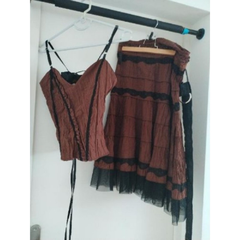 Ensemble jupe et bustier les filles a la vanille taille 40