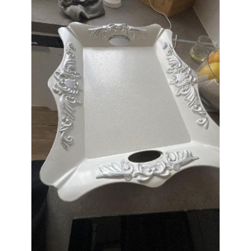 2 plateaux blancs 