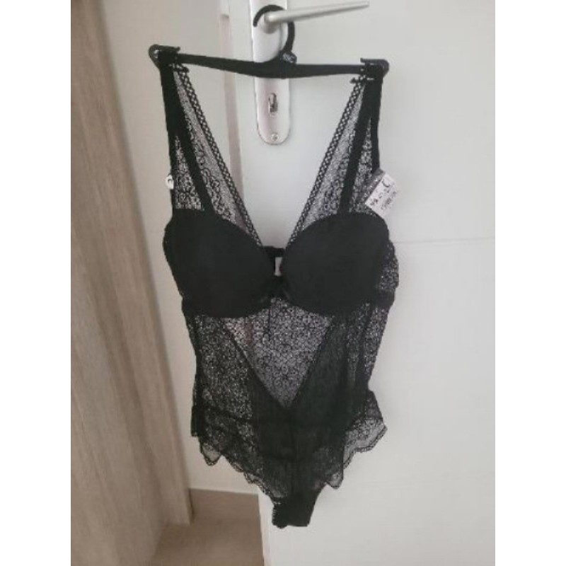 Lingerie Noir dentelle In extenso taille 95C neuve 
