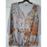 blouse grise avec motif floral orange et beige taille 48 marque helline