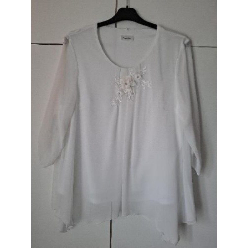 tunique en voile blanche doublée et avec application de broderie taille48 marque canda