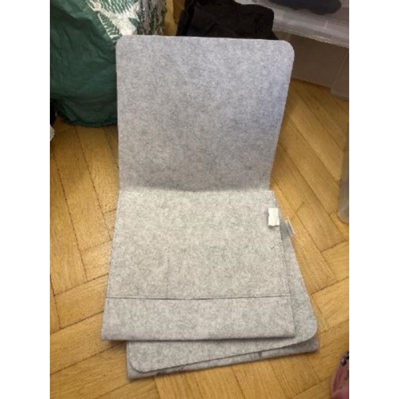 2 rangements gris bord de lit 