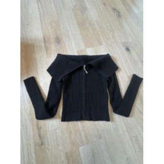 Pull noir a zip bershka S