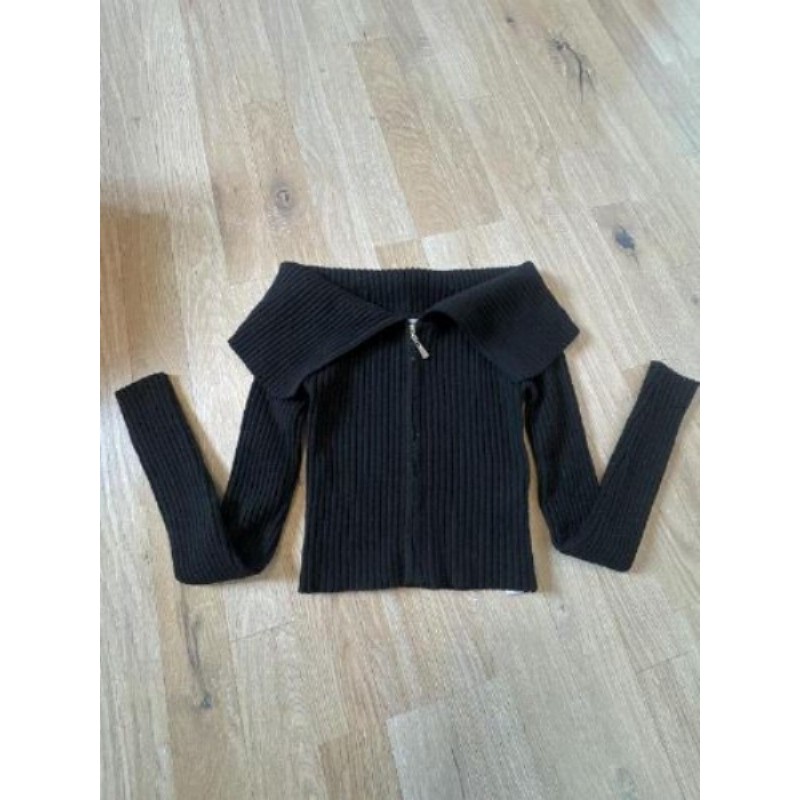 Pull noir a zip bershka S