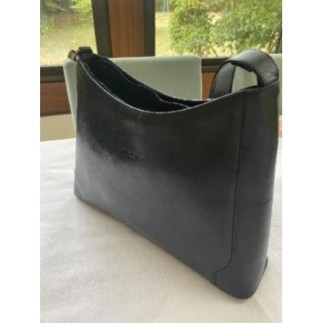Sac à main cuir Pierre Chenier. Porté main et porté épaule 2 compartiments, 2 poches intérieures Jam