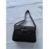 Sac à main à rabat cuir lisse pleine fleur de vachette couleur noire Marque Inès de la Fressange Ban