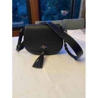 Sac à main à rabat cuir lisse pleine fleur de vachette couleur noire Marque Inès de la Fressange Ban