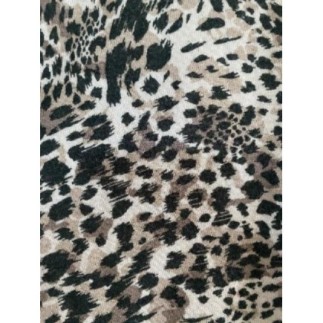 Pull motif léopard T44 Composition : 78% viscose + 19% polyamide + 3% elasthane