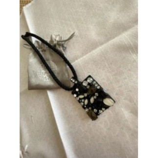 PENDENTIF NOIR
