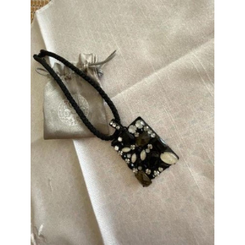 PENDENTIF NOIR