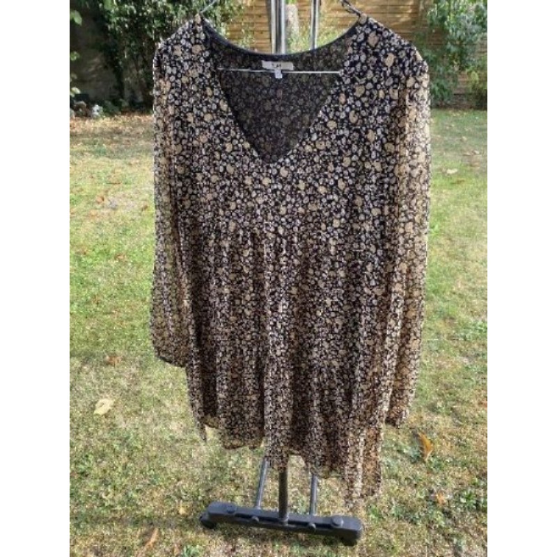 Robe courte, manches longues, imprimés fleurs, taille 38