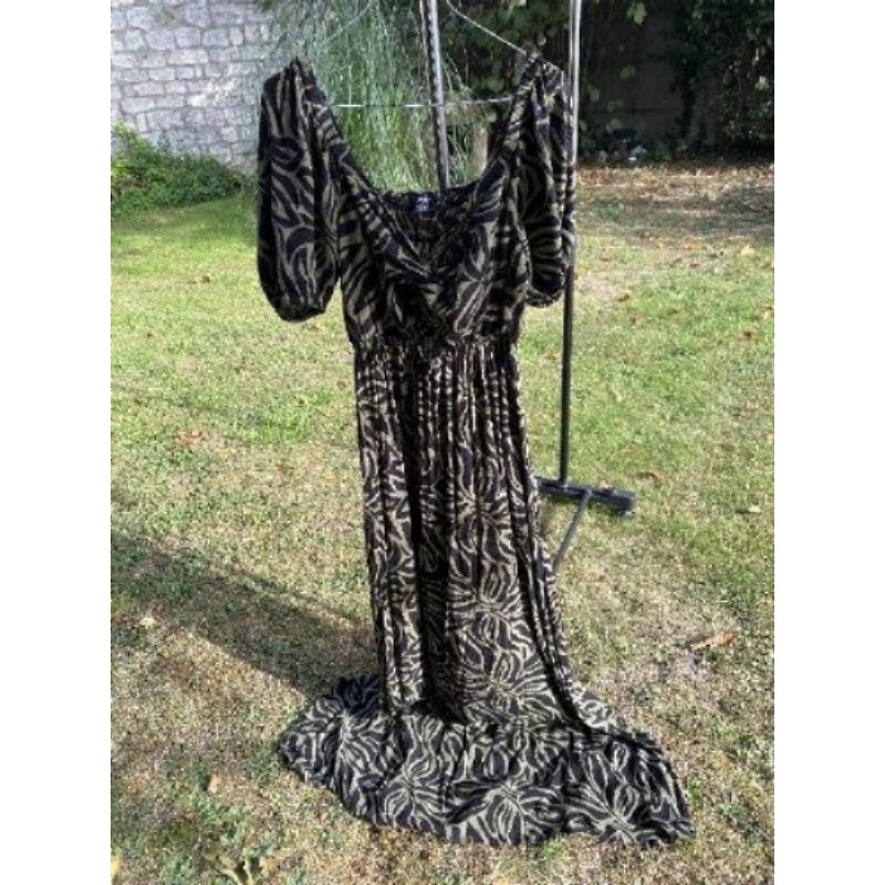 Robe longue manches courtes, kaki à imprimés noirs, taille M/L