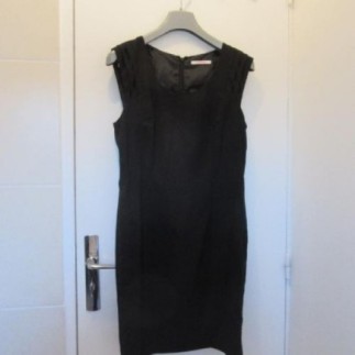 ROBE droite CAMAIEU noire T.38 empiècement devant / doublée