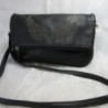 SAC A MAIN noir rabat bandoulière motif brillant ailes 25x17