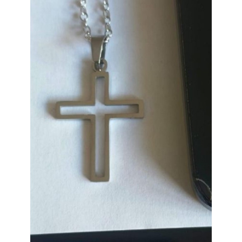 chaine(50cm)+ pendentif croix chrétienne argenté (3,3/2,3 cm acier inoxydable ) neuve jamais porté