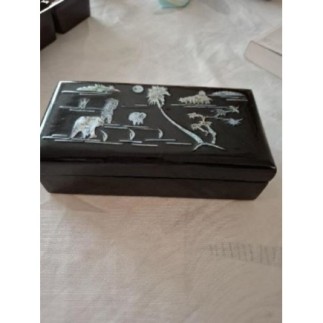 Boîte a bijoux laquee...