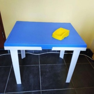 Table enfant plastique...