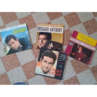 4 VINYLES 45 TOURS de...