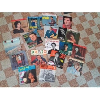 LOT de 17 VINYLES 45 TOURS...