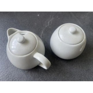 Ensemble pot à lait et...