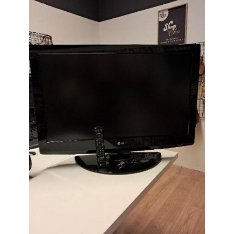 TV  LG 37LG2000 (37 Pouces ou 94cm) + Télécommande