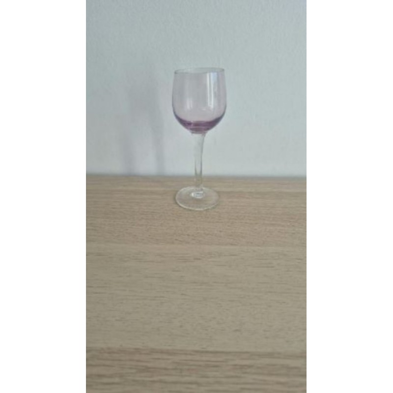Verre prune apéro 