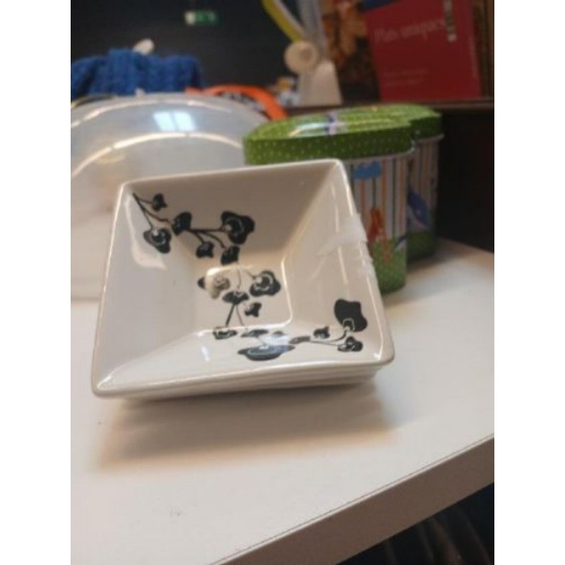 , trois petites assiettes 