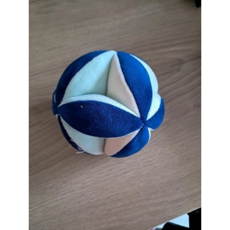 Peluche ballon bleu