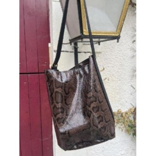 Sac marron façon reptile...