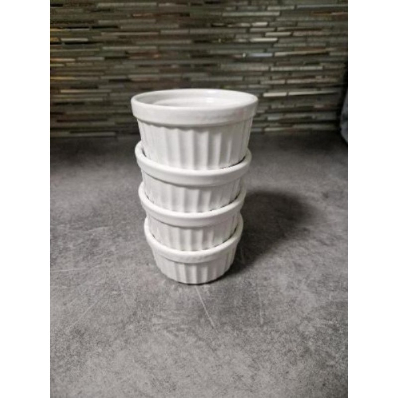 Lot de 4 ramequins tb etat