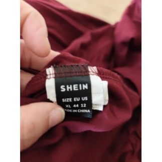Robe bordeaux ( se porte...