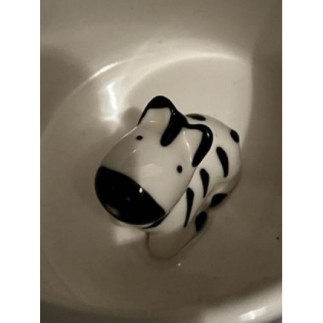 Grosse tasse avec zèbre mignon au fond