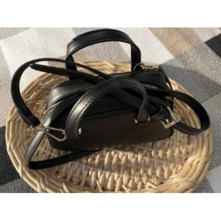 Mini sac noir mignon avec...
