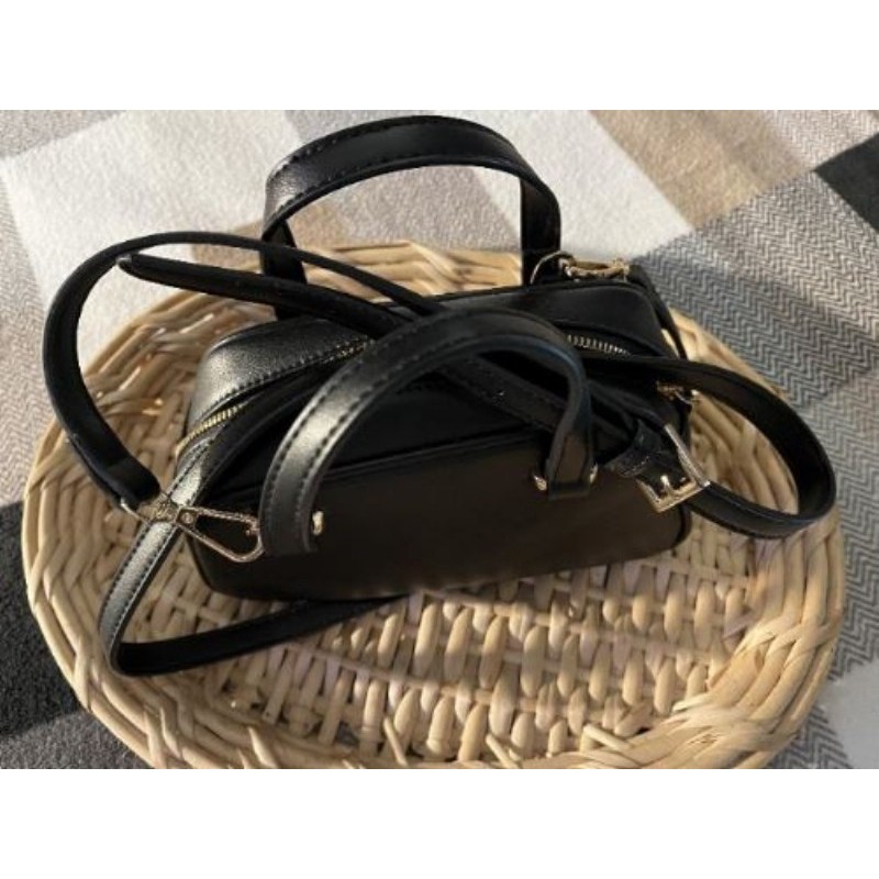 Mini sac noir mignon avec bandoulière 