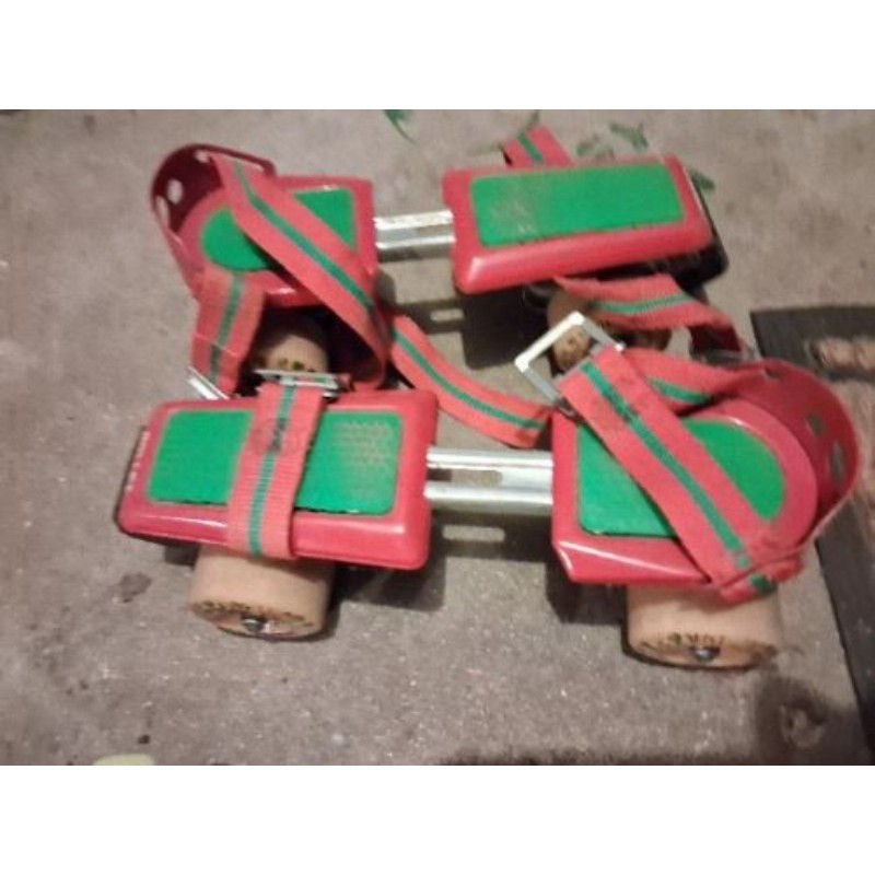 patins à roulettes rouge vert