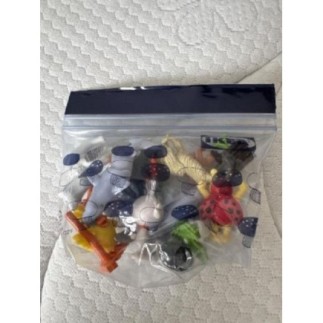 Lot de divers jouets Kinder...