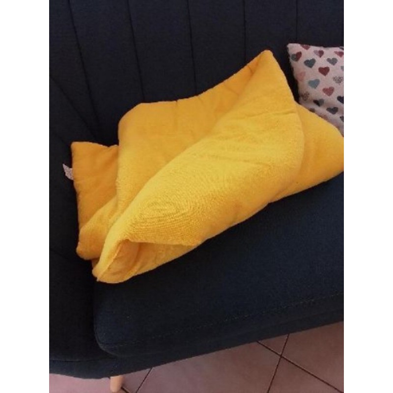 Tapis jaune bébé 