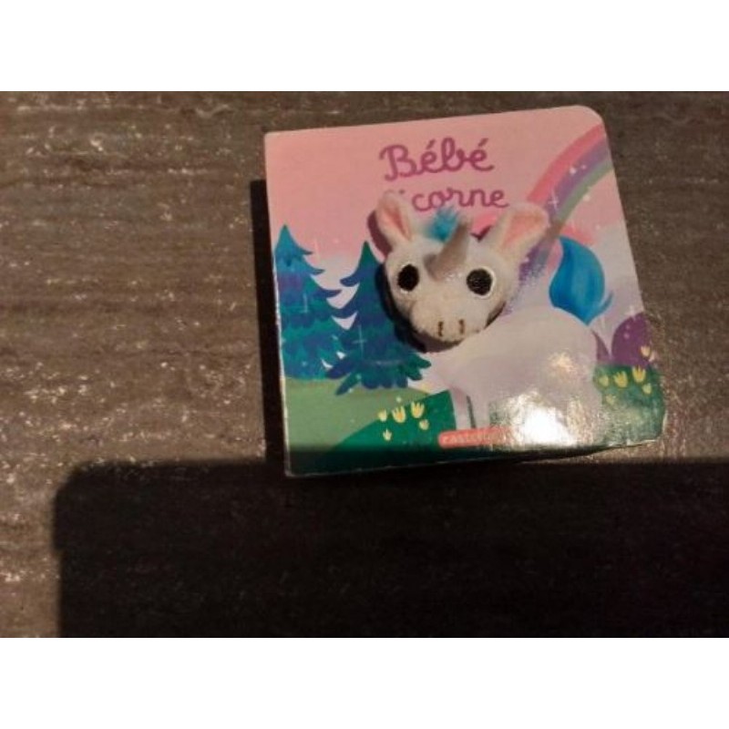 Livre marionnette  bébé licorne