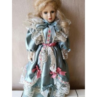 poupée porcelaine