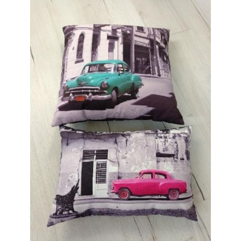 Lot de deux coussins voitures anciennes 