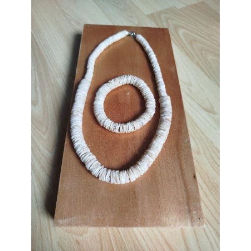 Ensemble collier et bracelet blanc