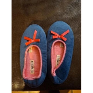 Chaussons neufs 37 Tissaia
