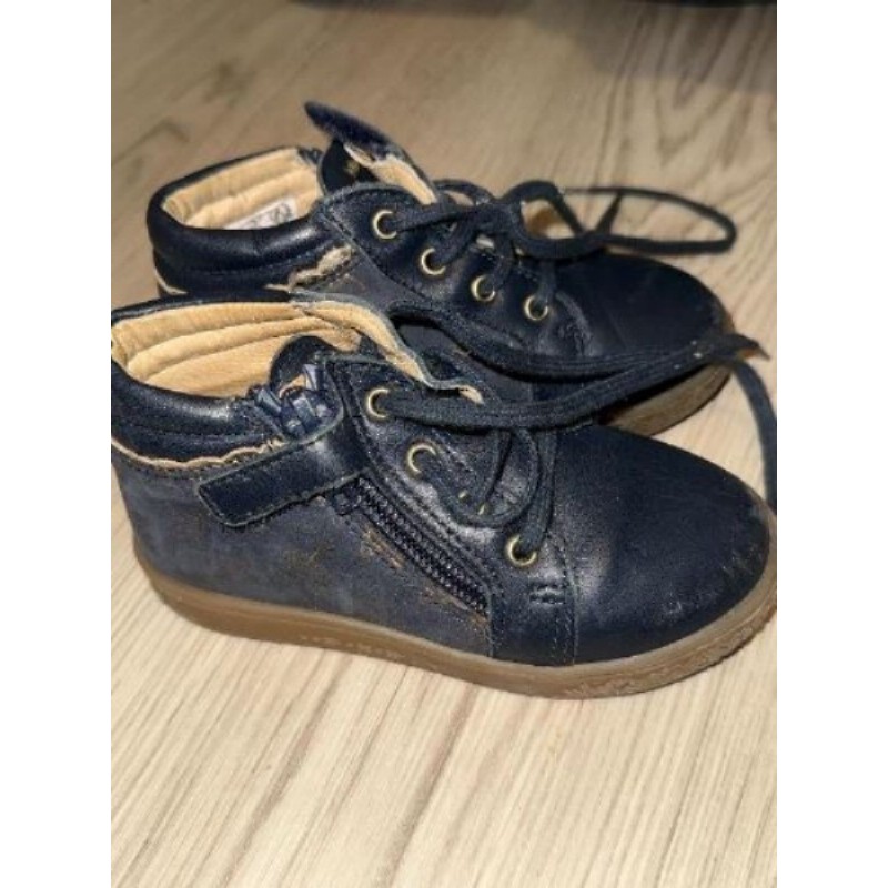 Chaussures babybotte taille 23