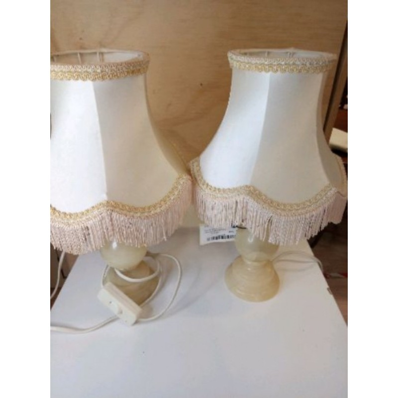 Paire de lampes de chevet crème en albrate abat-jour à franges