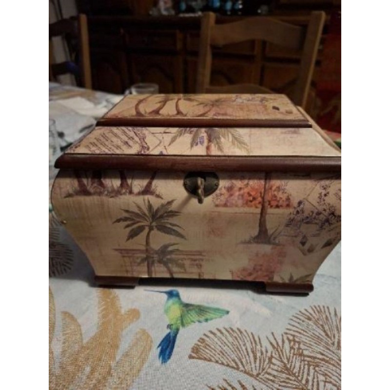 COFFRET EN BOIS AVEC CLEF