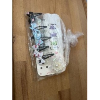 Lot de barrettes et...